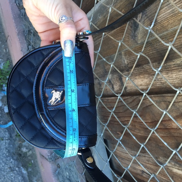 BURBERRY SMALL CROSS BODY BAG LIKE NEW AUTHENTIC - Picture 2 of 4